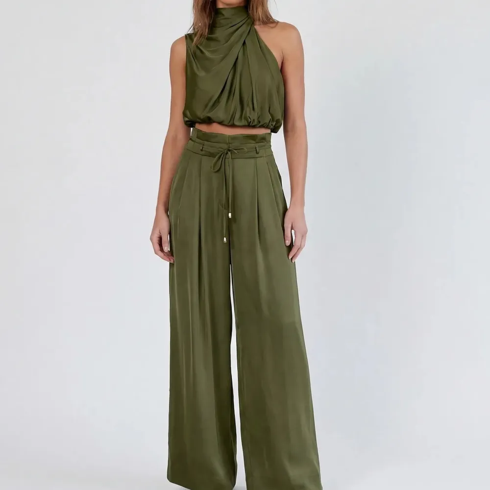 Sleeveless Halter Neck Wide