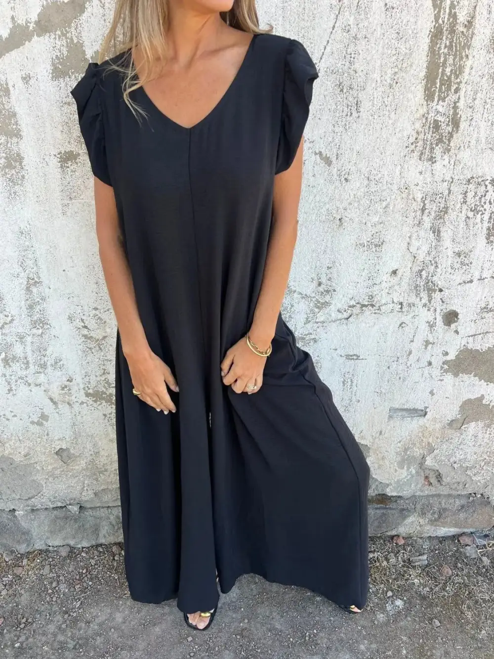 Plus Size V Neck Cap Sleeve Accessory