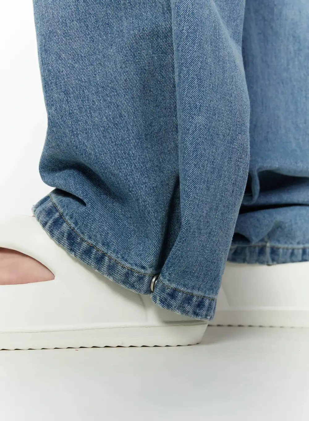 Snap-Button Wide-Leg Jeans