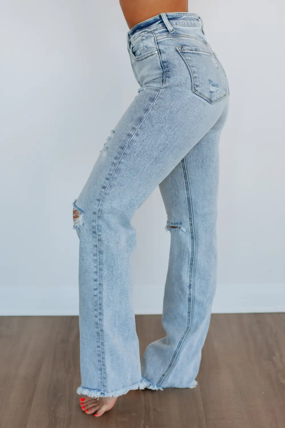 Women's High Rise Fading Whiskering Cotton Blend Jeans