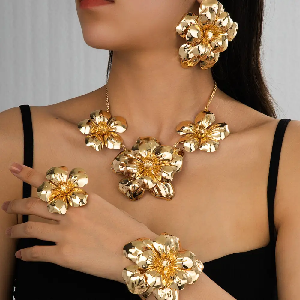 Vintage Flower Metal Jewelry Set