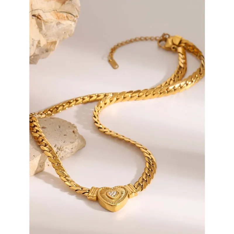 18K Gold-plated Inlaid Zircon Heart Chain Necklace