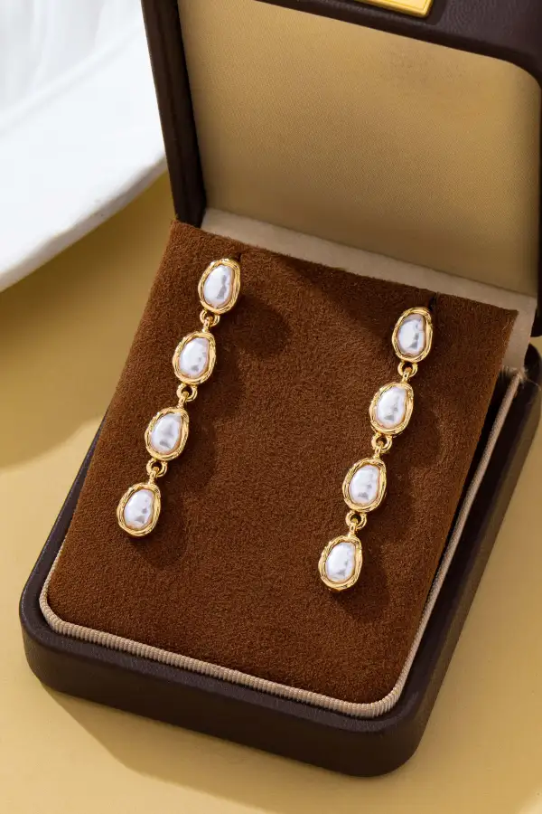 Organic Baroque Pearl Linear Drop