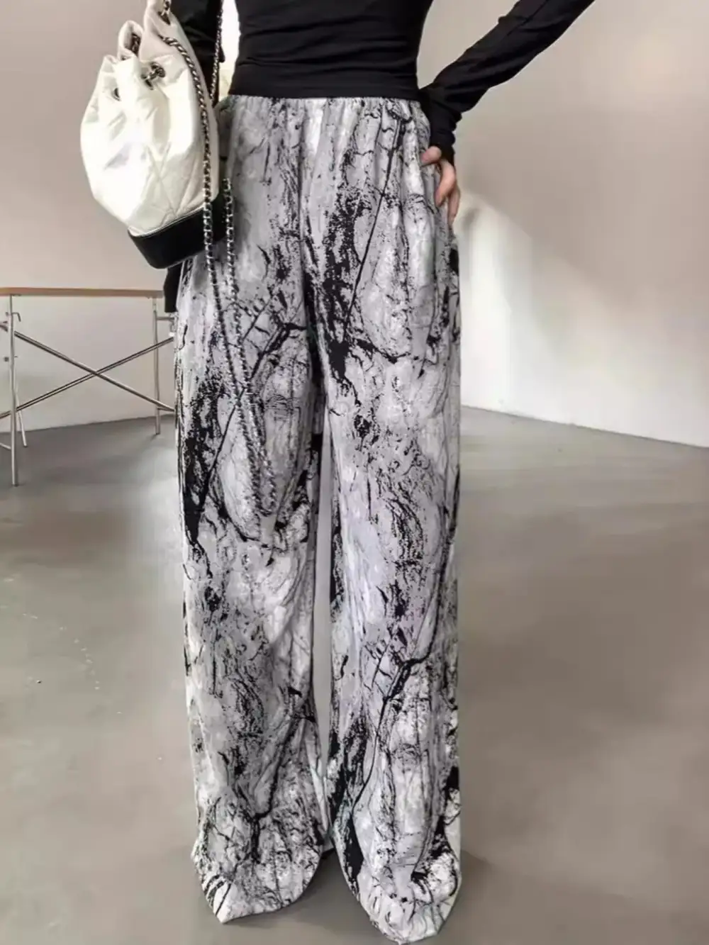 Relaxed Abstract Print Wide Leg Pants