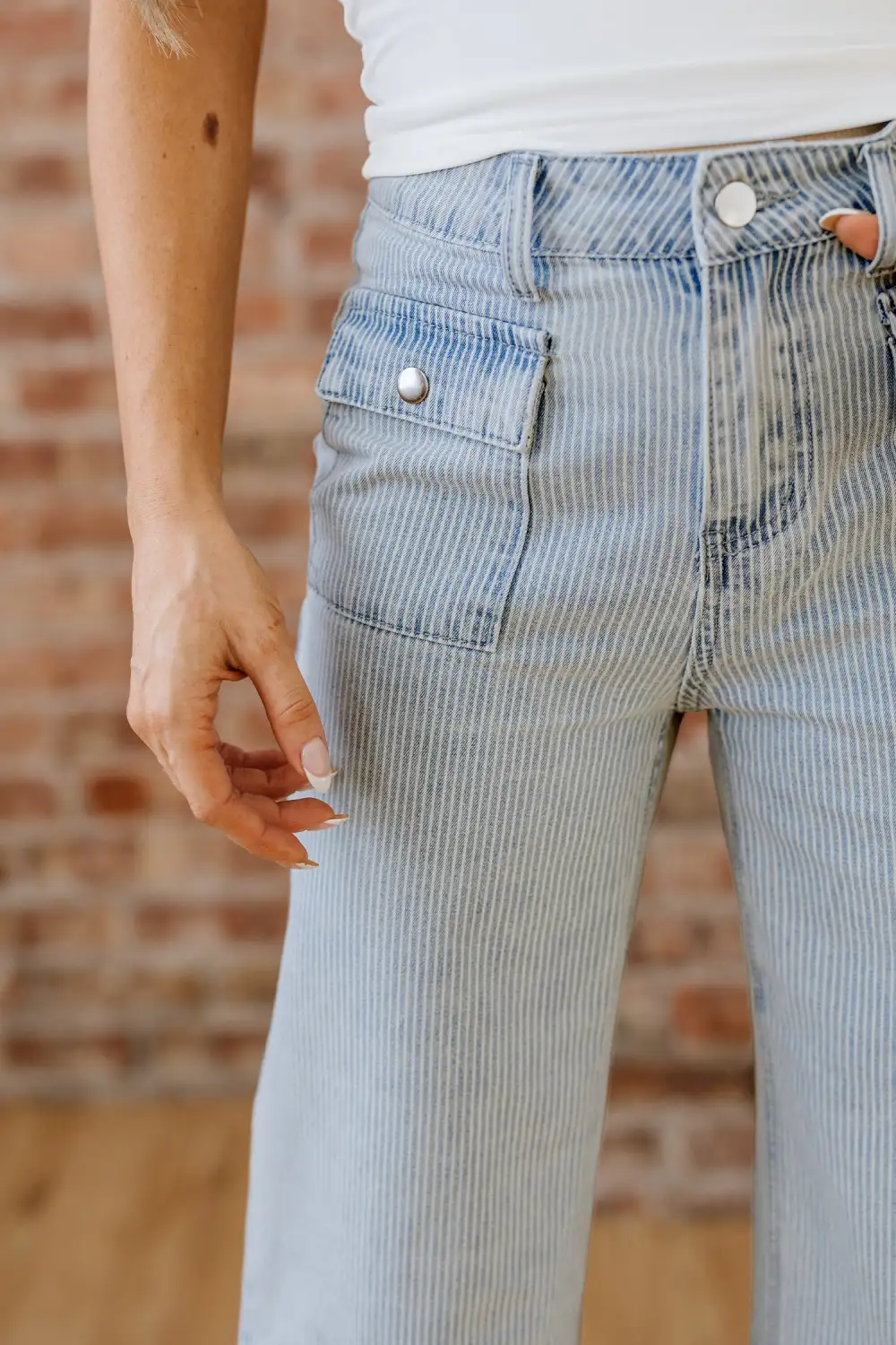 Women's Stripe Button Flap Pocket Cuffed Hem Wide Leg Jeans