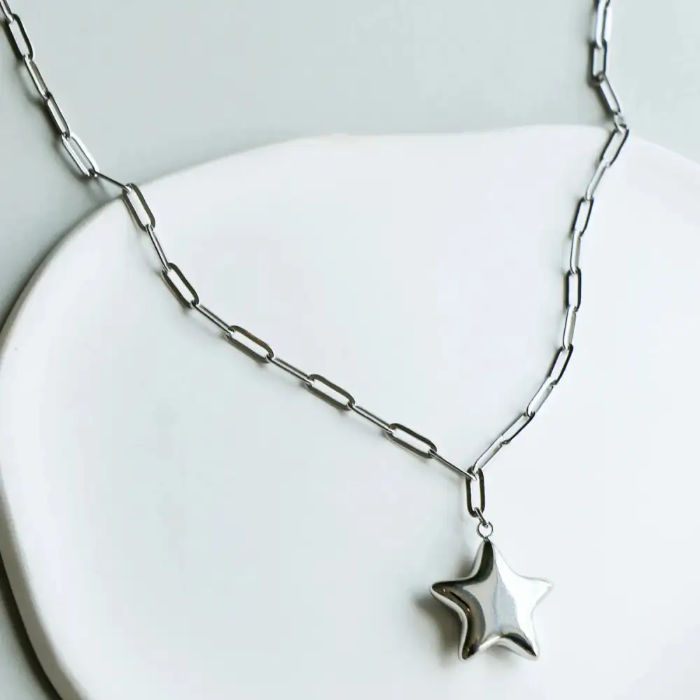 Delicate Pendant Necklace