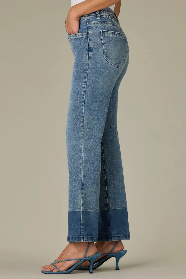   V-yoke Petite Barely Boot Jeans Clean