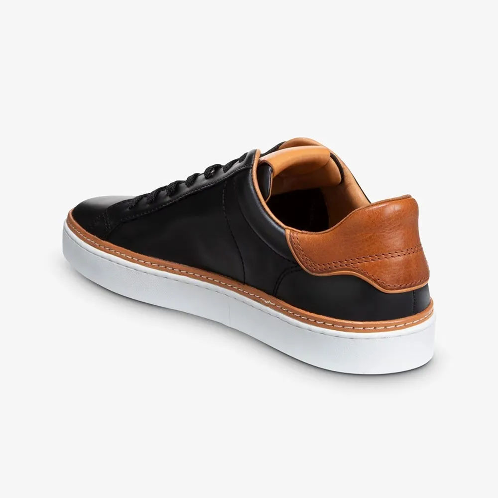 Slightly Roomier Feel Lace-up Casual Style Sneaker