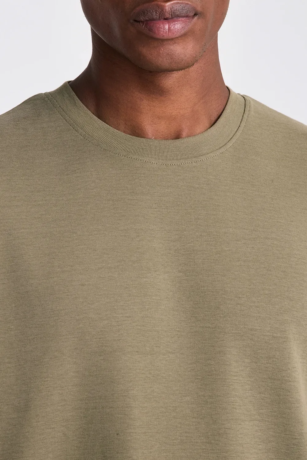 Heavy-Weight Basic T-Shirt In White