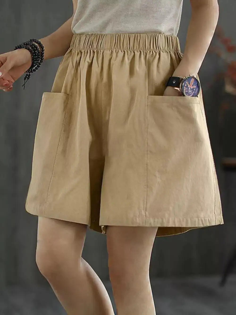 Elastic-Waist Pocketed Casual Shorts