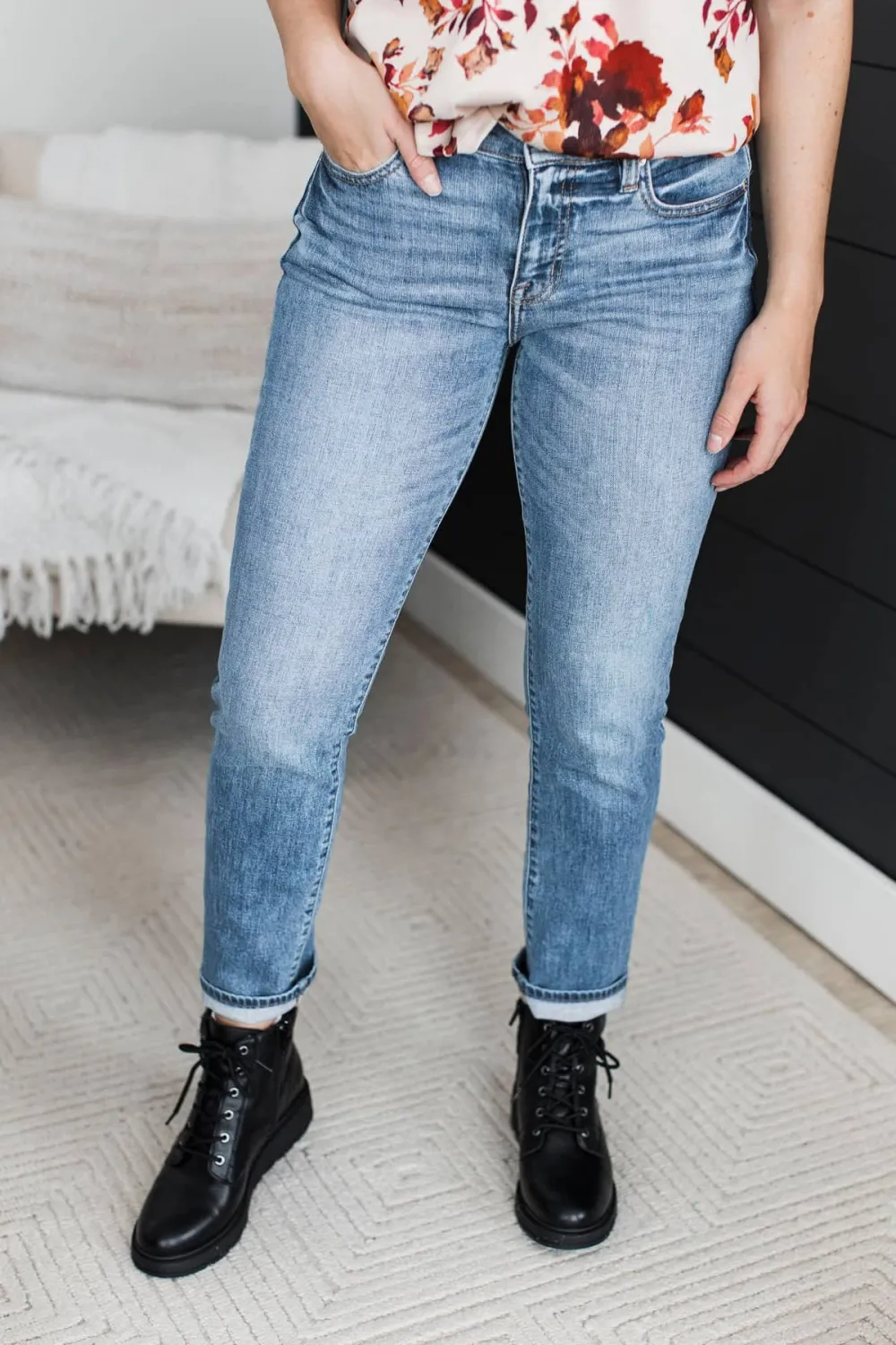 Mid-Rise Straight Leg Clean Finish Jeans