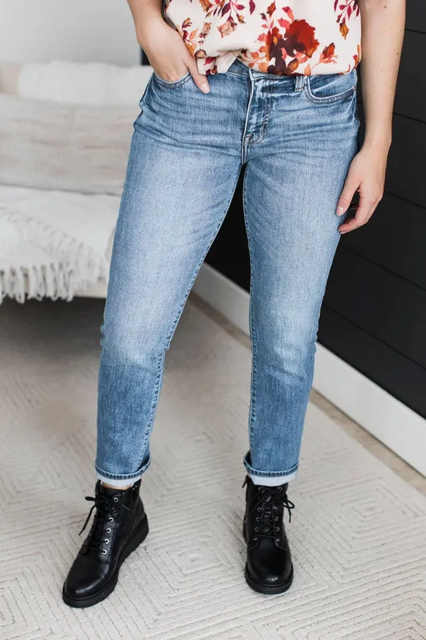 Mid-Rise Straight Leg Clean Finish Jeans