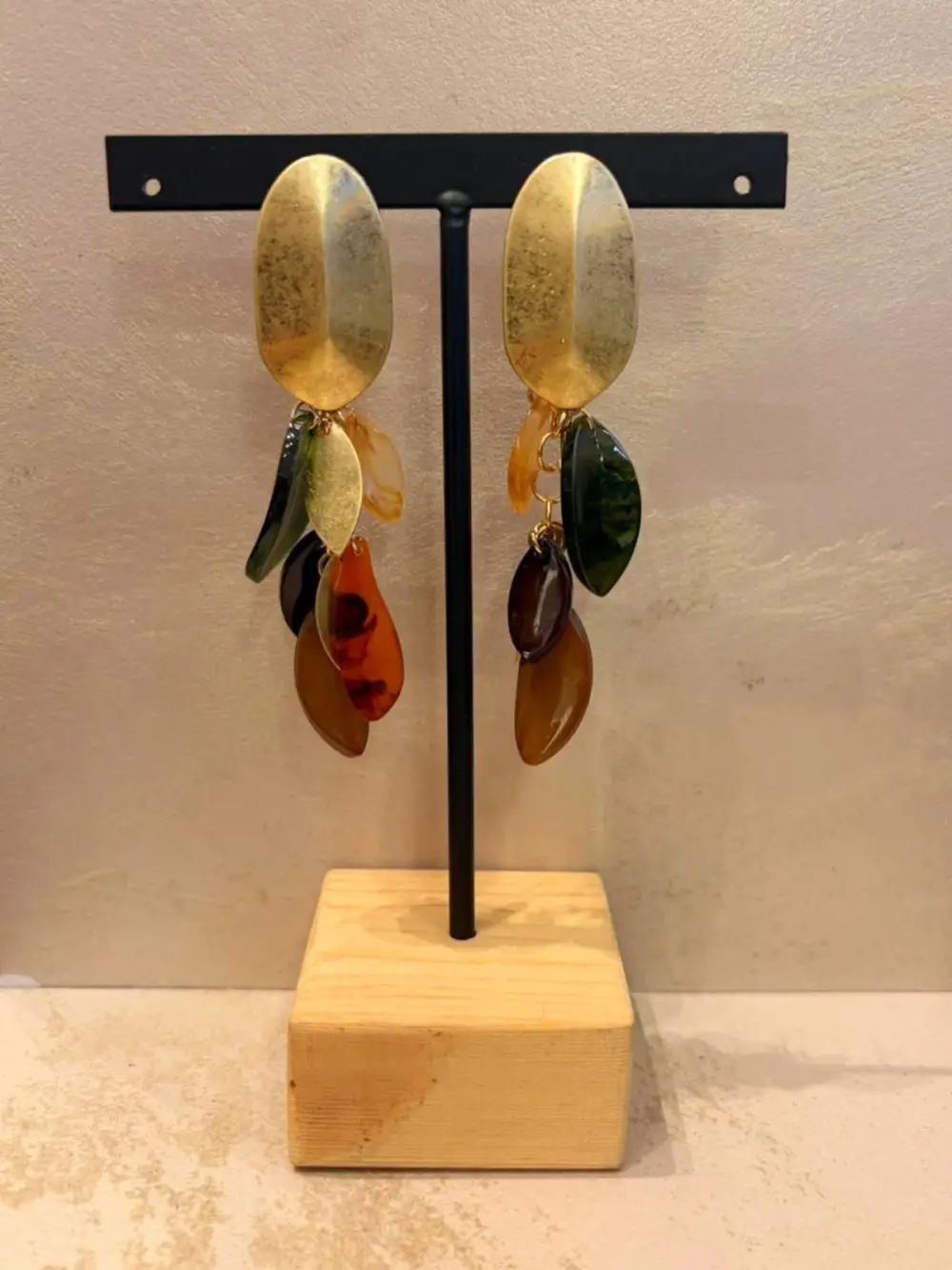Dangle Earrings With Dangle Tortoiseshell Effect