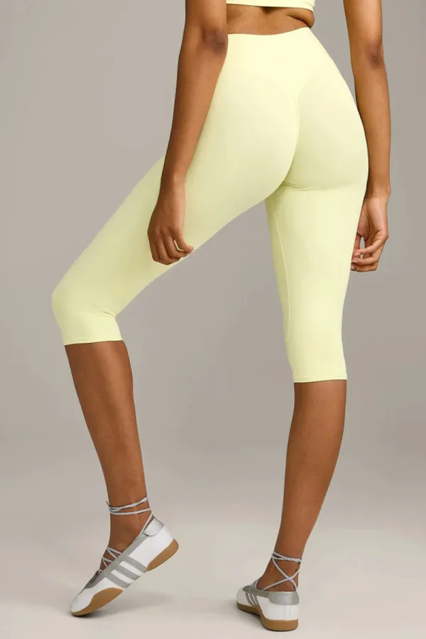 High-Waist Sculpting Slim-Fit Capri Leggings