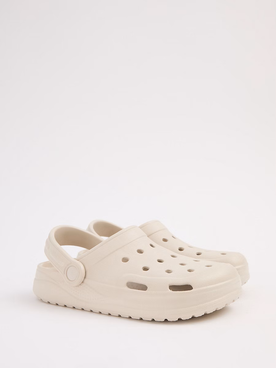 Kids Summer Footwear detail 2