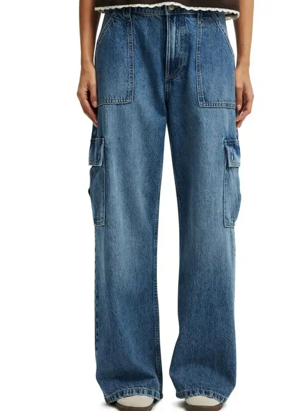 Classic Wide Leg Cargo Jeans