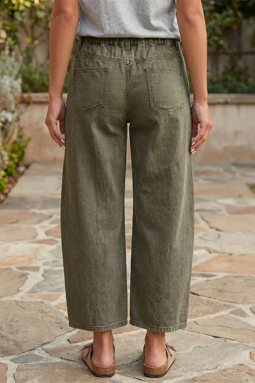 Patch Pocket Barrel Leg Jeans