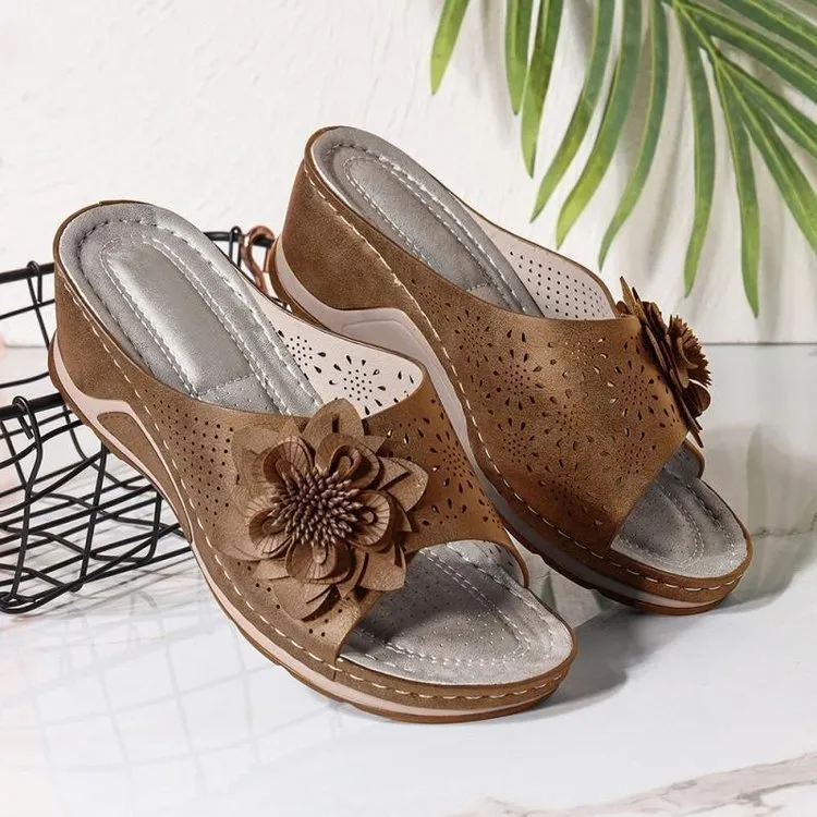 Light Grip Wedge Sandals