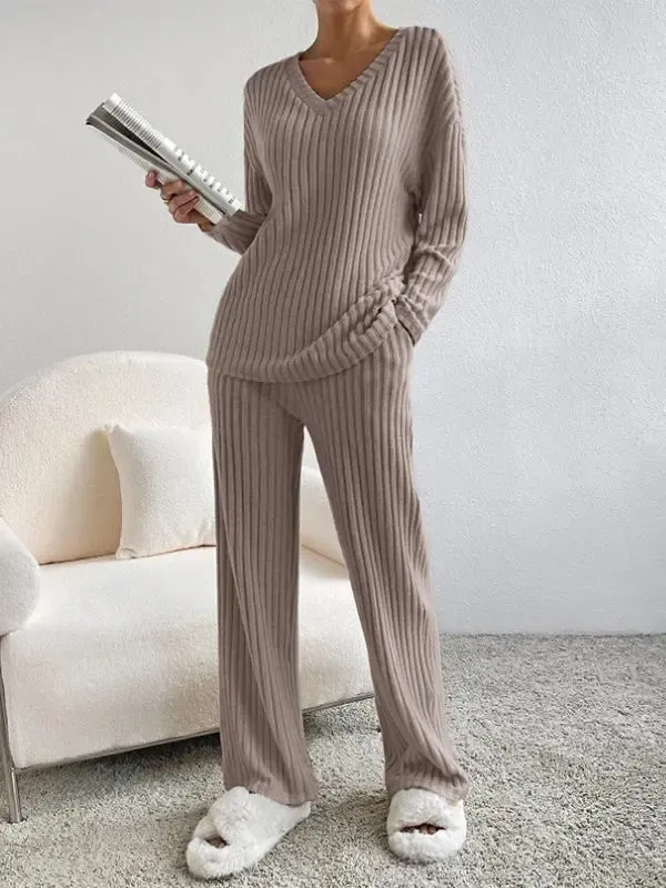 Temperament loose V-neck pit knitted suit