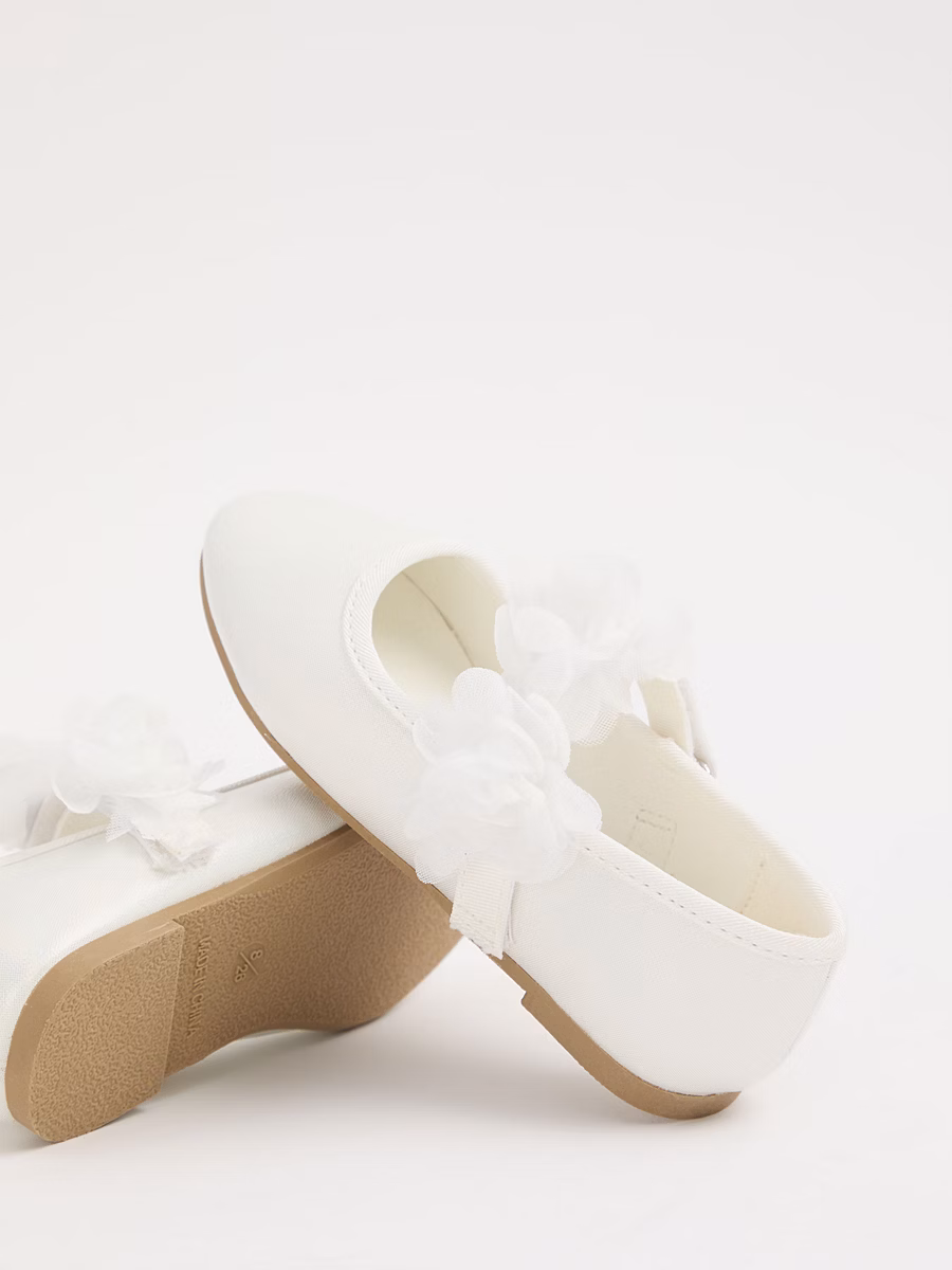 White Shimmer Corsage Ballet Shoes detail 1