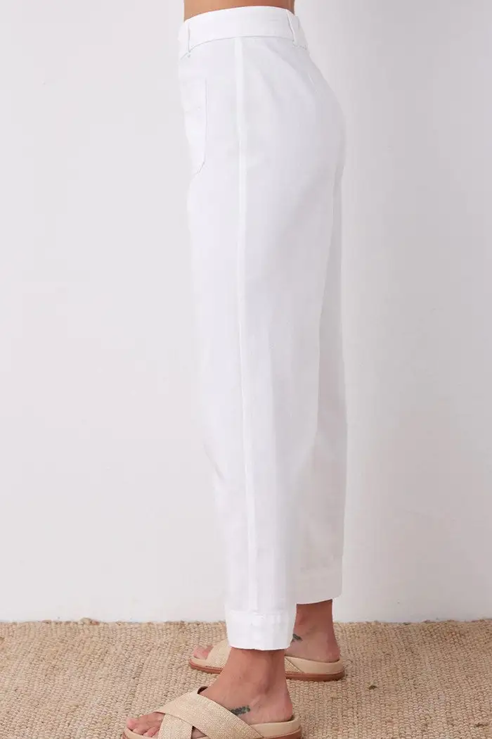 Women's White Two Pocket Wide Leg Crop Pants