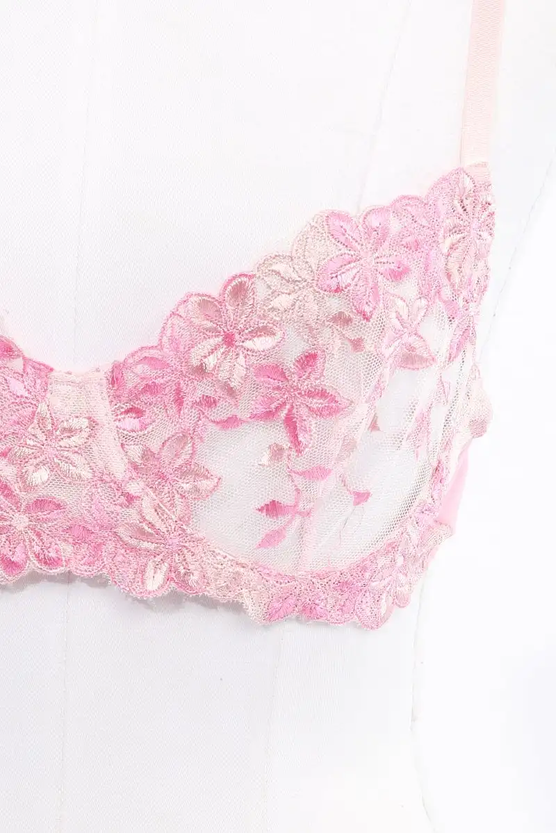 Detailed Floral Embroidery Lingerie Set
