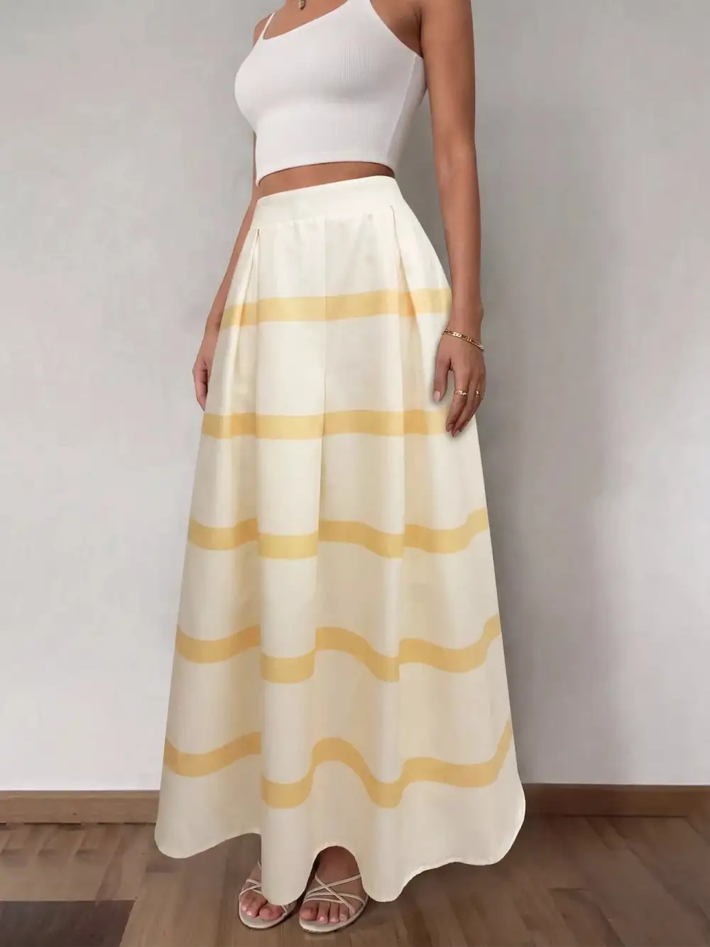 Fine Printed Pocket Detail Skirt