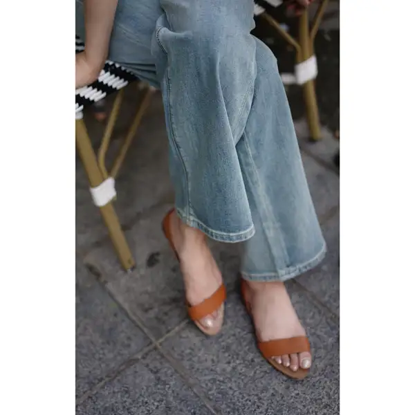 Textured Market Straight Denim Jeans