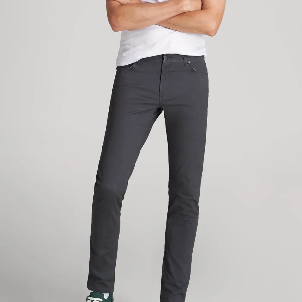 Men's Modern Tapered Pants