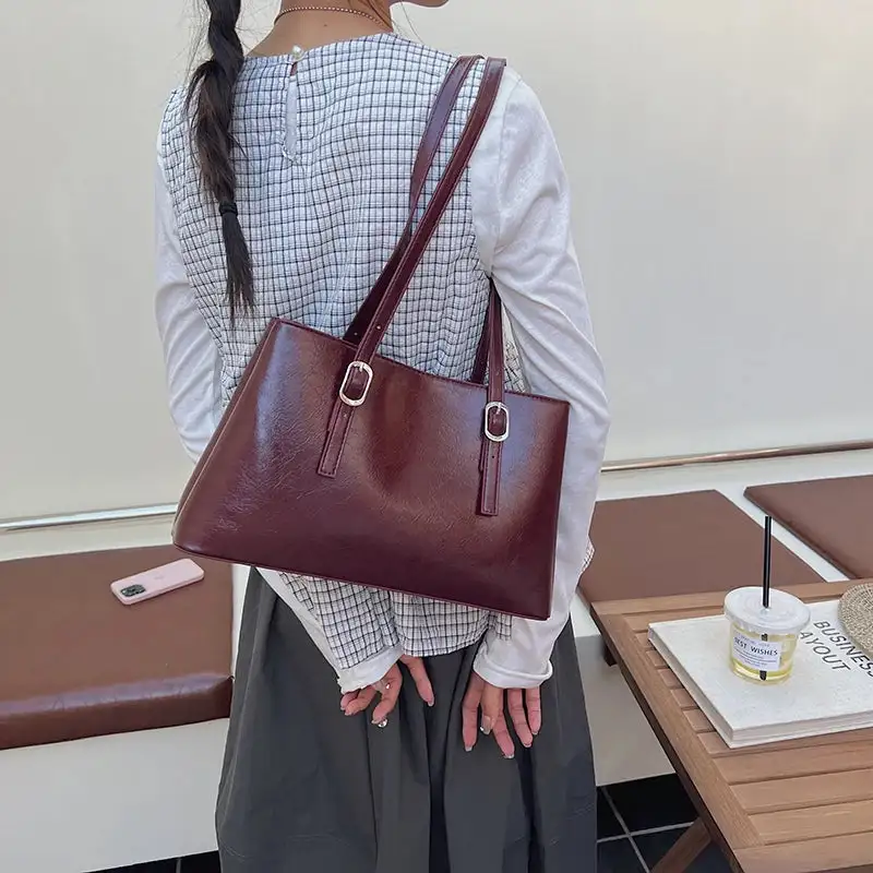 Chic Vintage Brown Leather Shoulder Bag