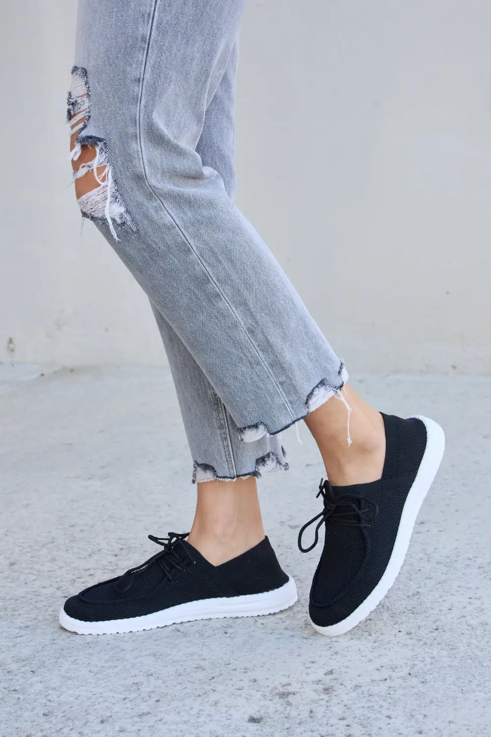 Everyday Lace Flats Sneakers