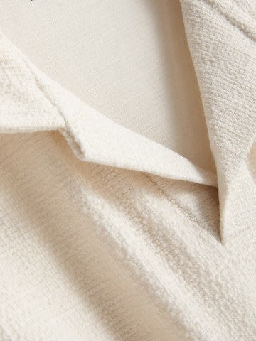 Textured Polo Shirt detail 3