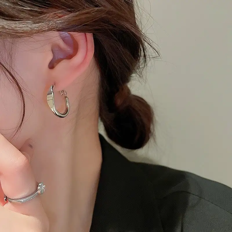 Minimal Profile Vintage Statement Earrings