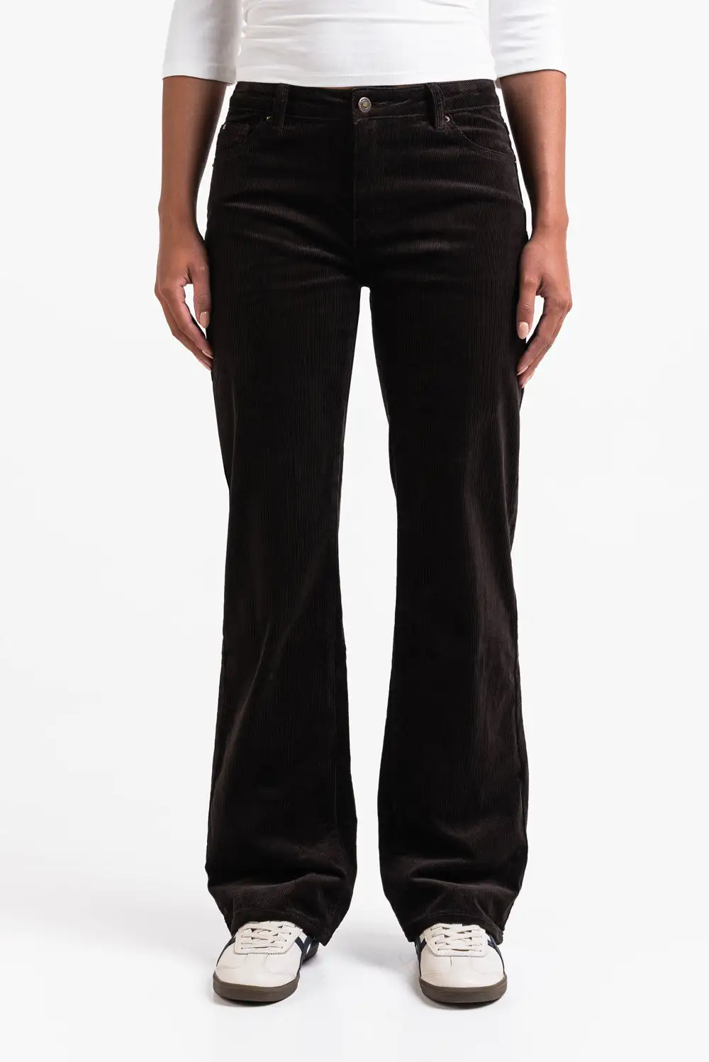 Easy Style Mid Rise Straight Leg Jeans