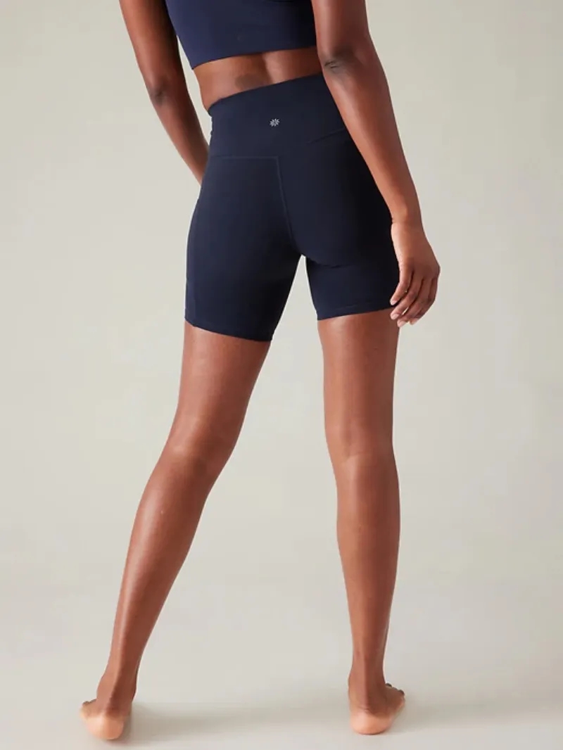 Burgundy Pocketed Athletic Shorts For Functional Casual Style