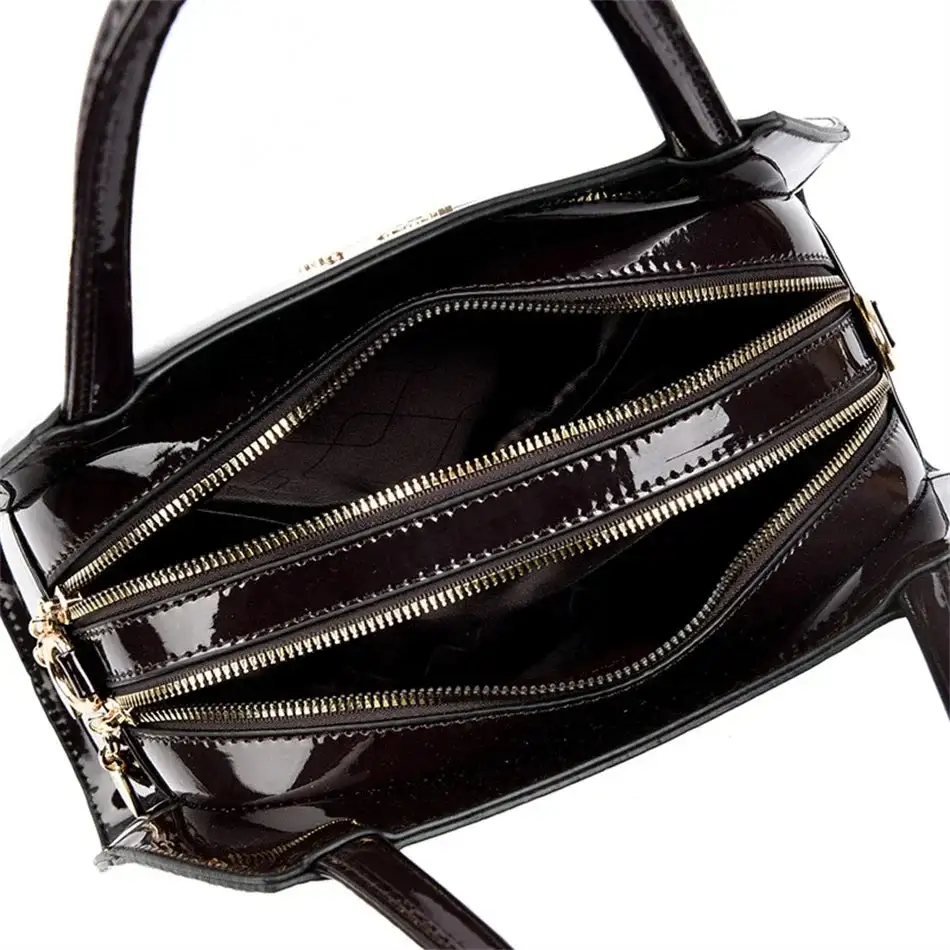 Sophisticated Edge: Crocodile-Pattern Designer Leather Handbag