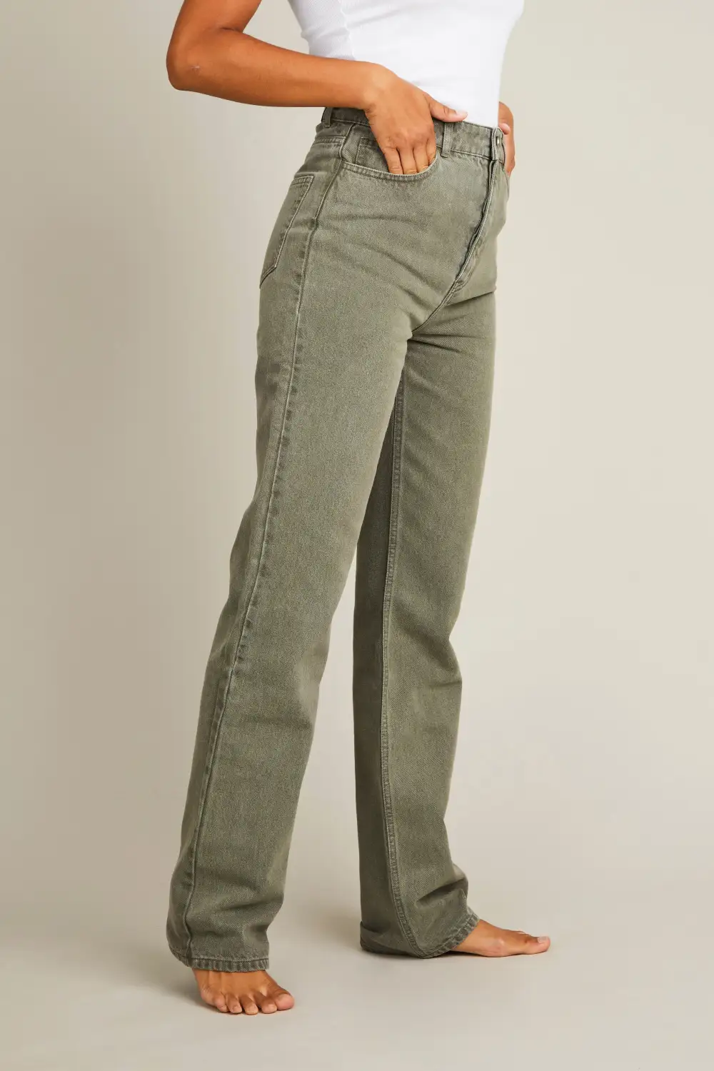 Women's Modern Straight Relaxed Jeans