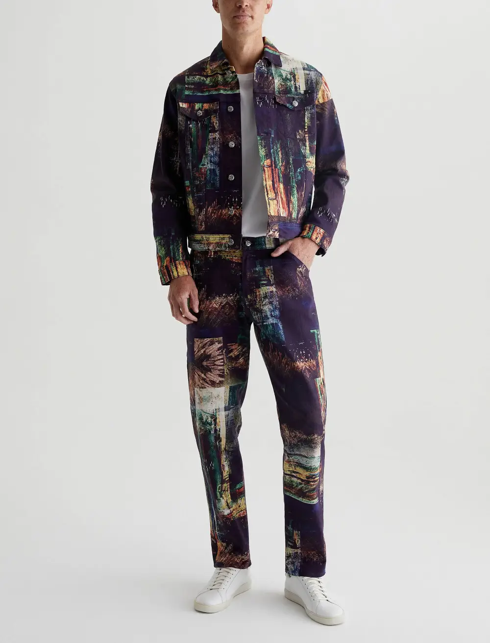 Men's Relaxed Tapered Stretch Jeans