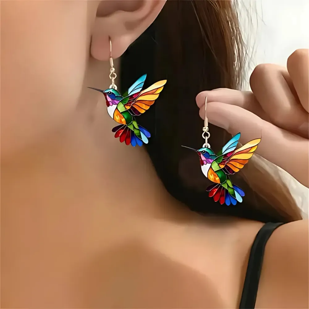 Ribbed Hummingbird Necklace