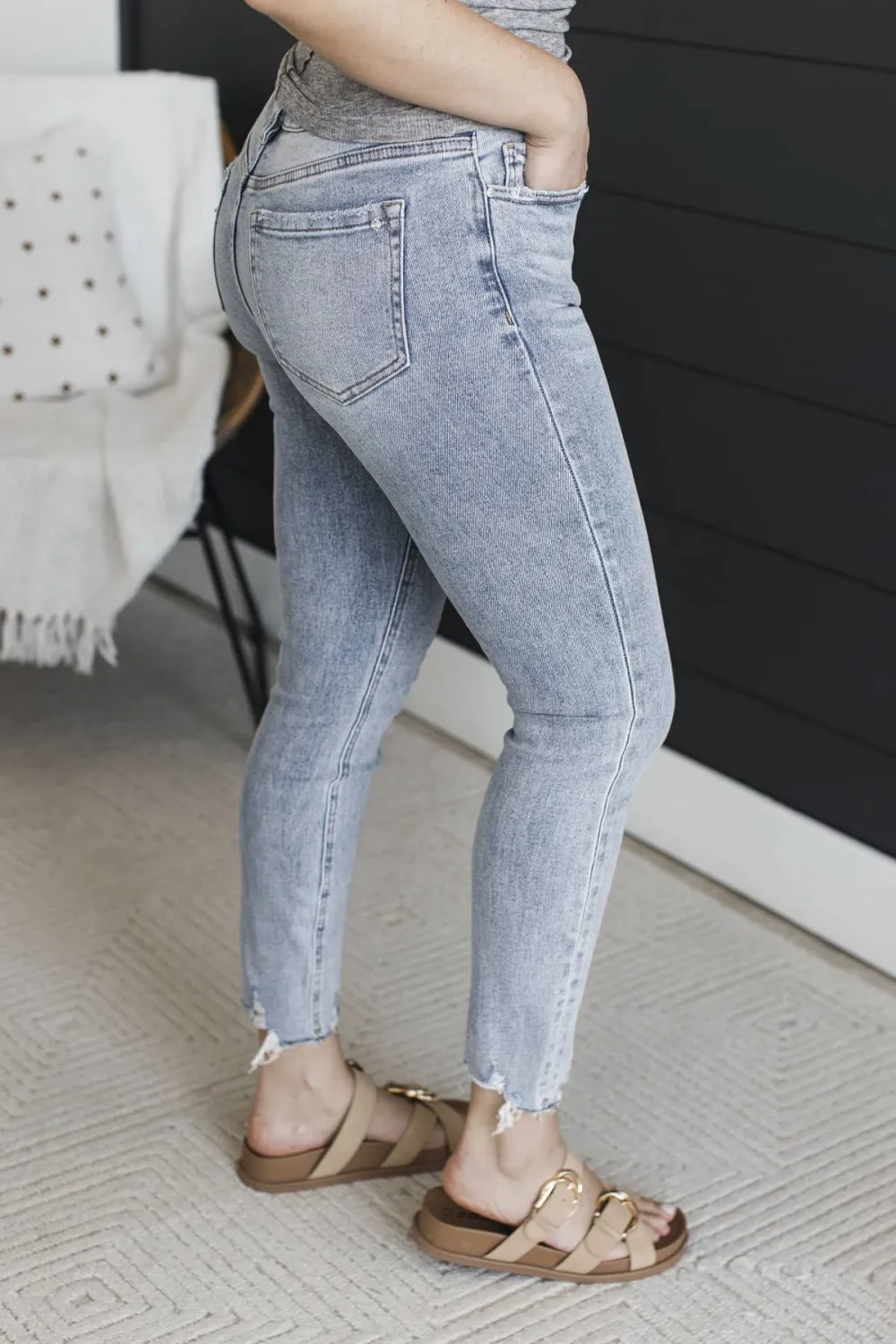 Mid-Rise Cropped Skinny Clean Finish Jeans