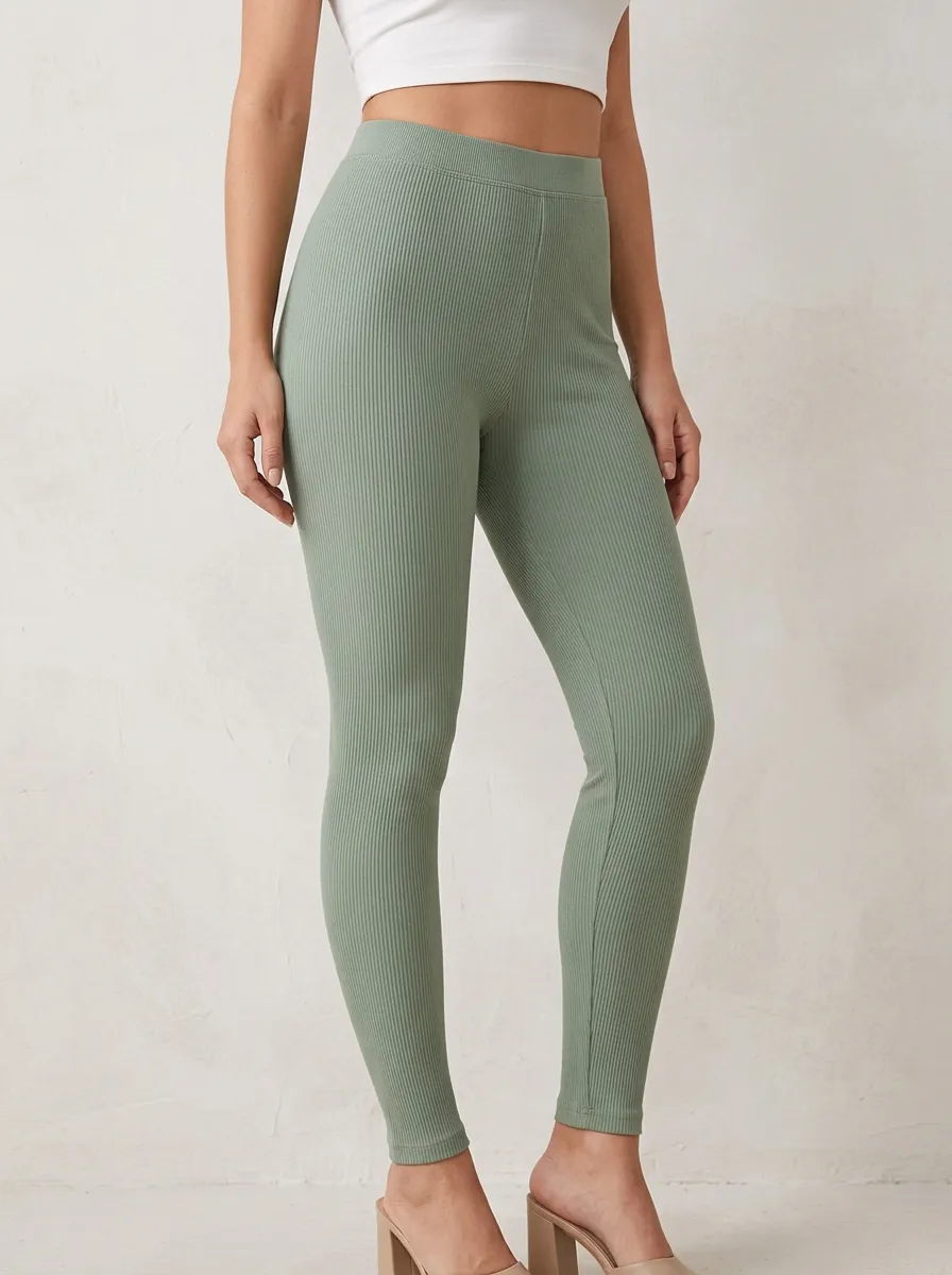 Contemporary Mid-Rise Women's Stretch Mid-Rise Pants