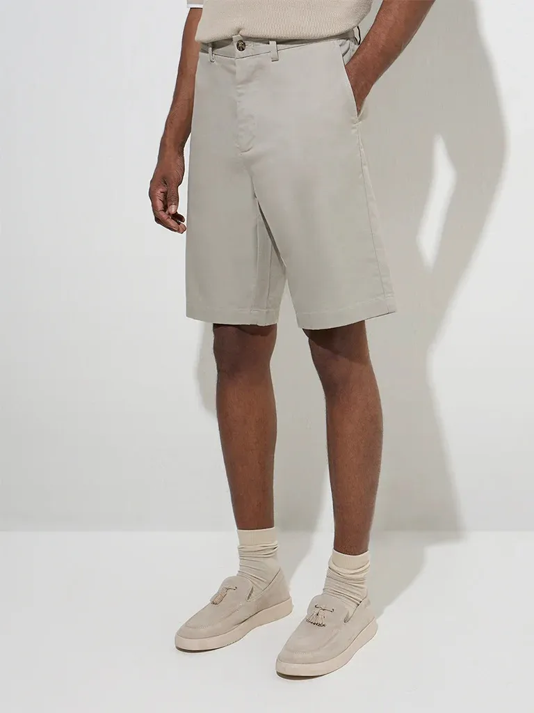 Man's Loose Mid-Rise Cotton-Blend Shorts