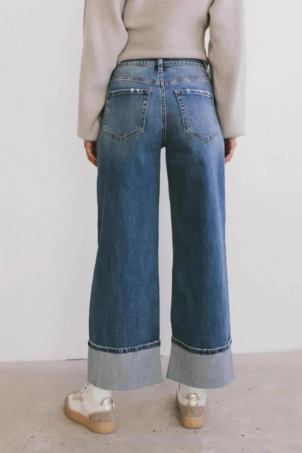 Versatile Straight Leg Pocketed Denim Jeans