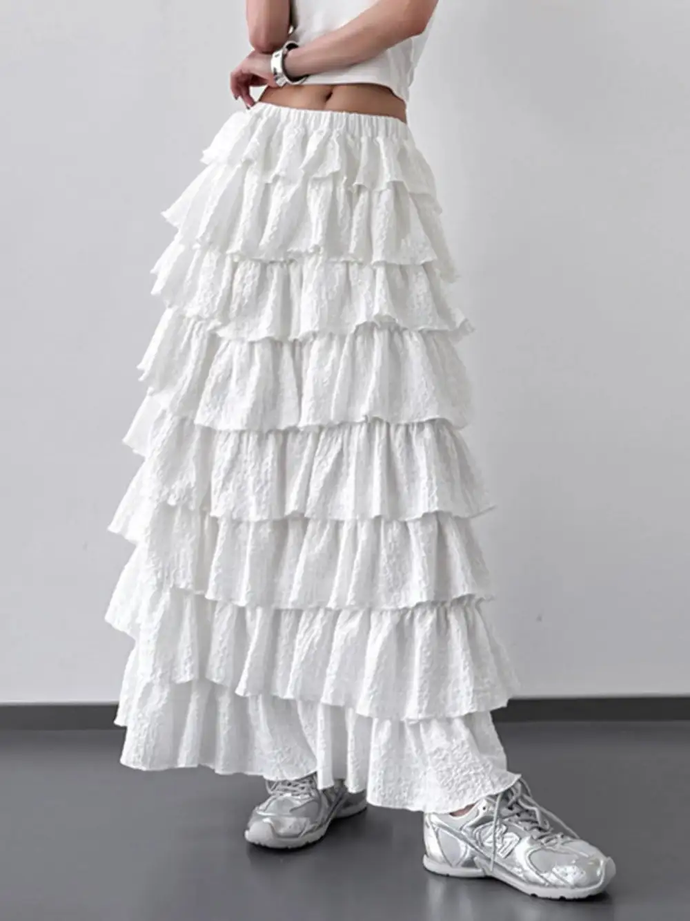 Curve Ruffle Trim Skirt