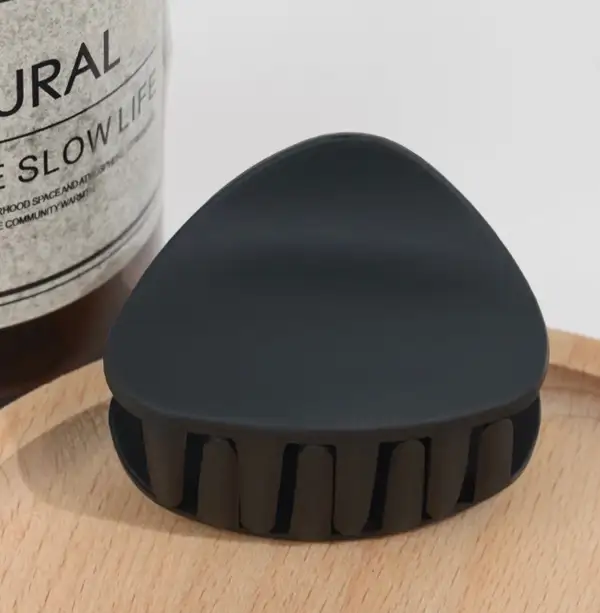 Small Irregular Circle Matte Hair Claw Clip