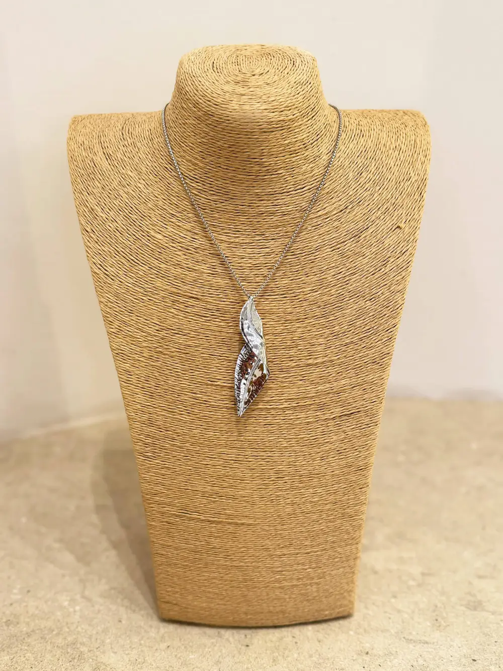 Leaf Motif Necklace