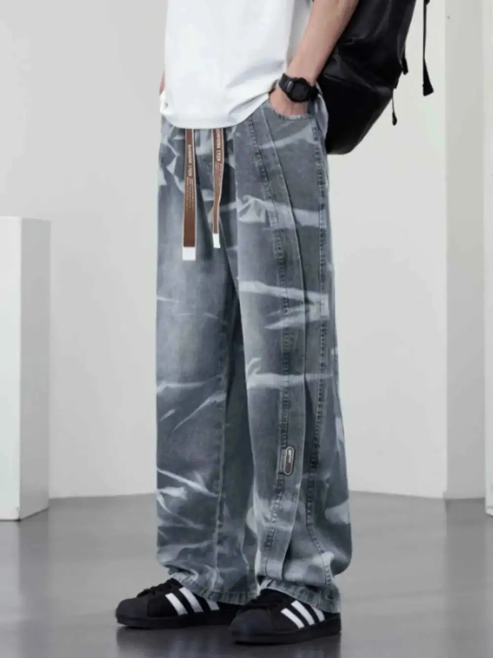 Washed Wide-Leg Jeans