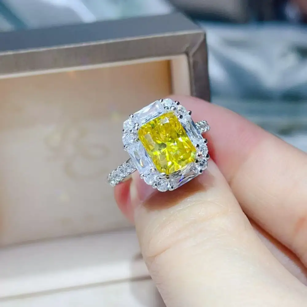 Simple Moissanite Ring