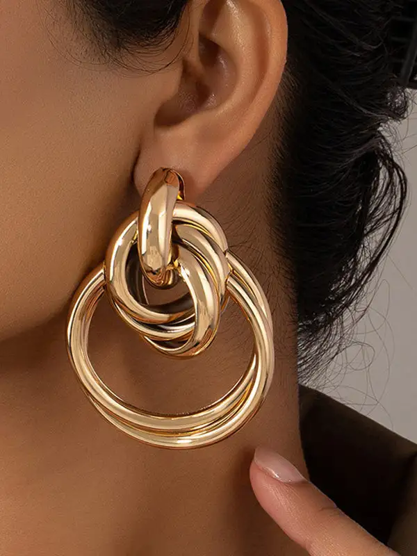 Minimal Leaf Drop Earrings