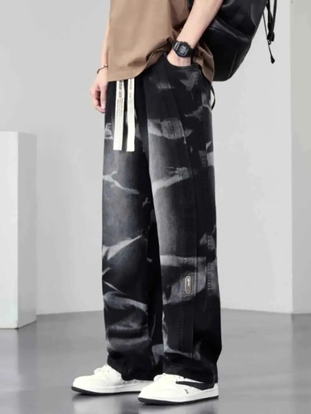 Washed Wide-Leg Jeans